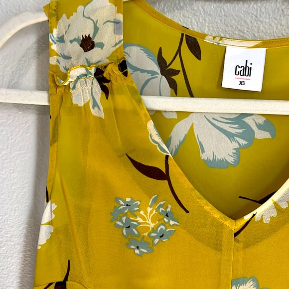 Sleeveless Ruffle Blouse with cami - Picture 2 of 3